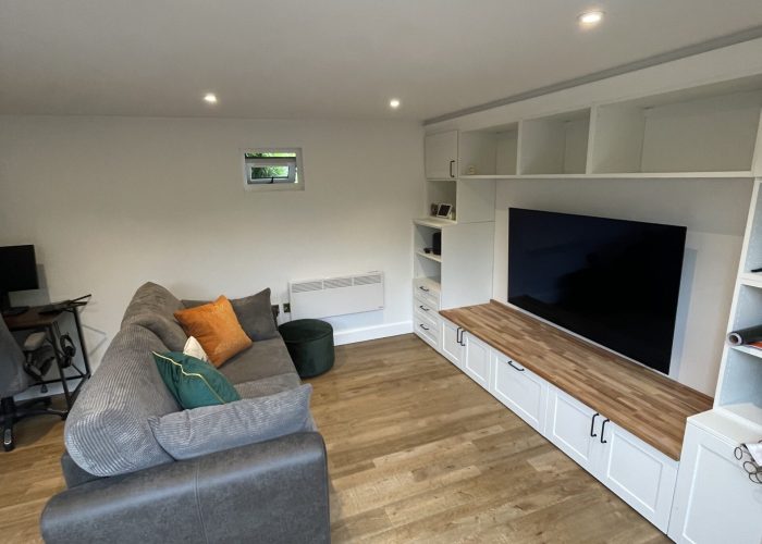 Four Oaks - Jockey Road, Sutton Coldfield - Living Room - Kitchenette - Bath Shower-005