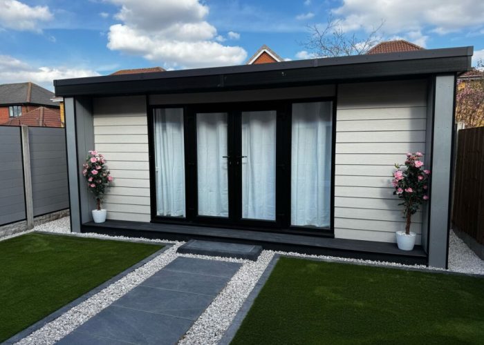 Four-Oaks-Snowdrop-Close-Workshop-Living-Garden-Room